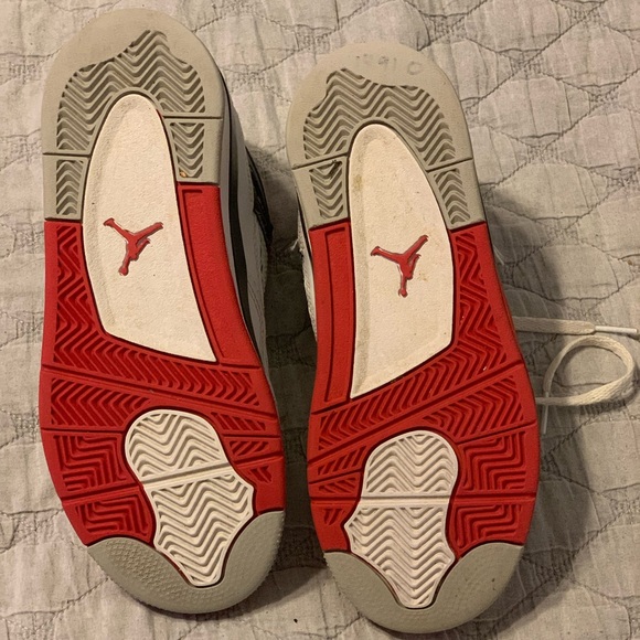 Air Jordan 4 Fire Red. Size 3Y. - Picture 5 of 6